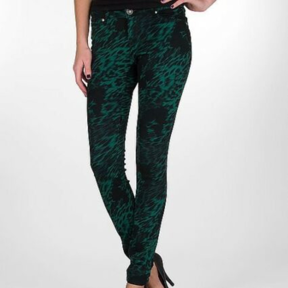 NWT Jessica Simpson Kiss Me Jeggings Size 26